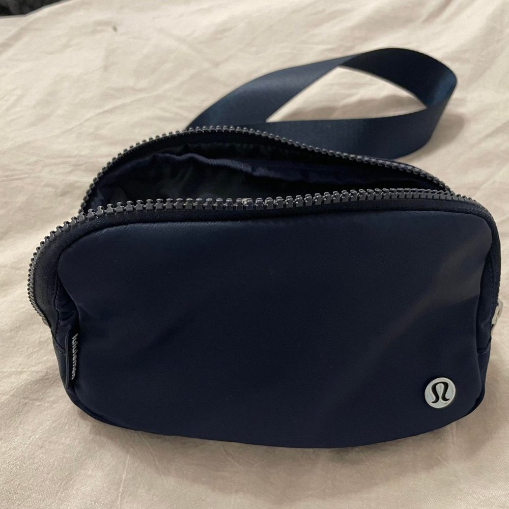 Everywhere Belt Bag 1L